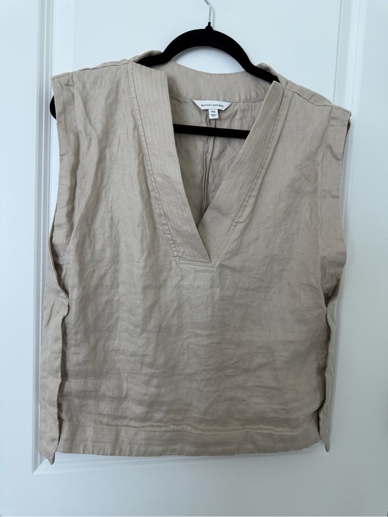 Banana Republic Tops - Banana Republic Linen V-Neck Top, a sleeveless, relaxed-fit top cut from a breat